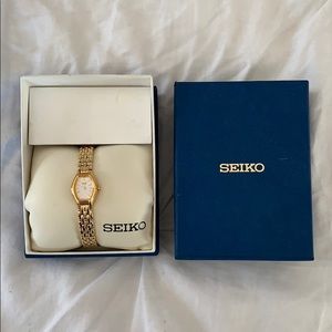 NWOT Gold color Ladies Seiko Bracelet Watch